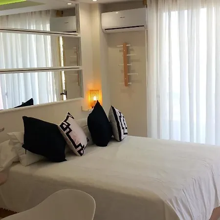 Junto Al Mar מארבלה